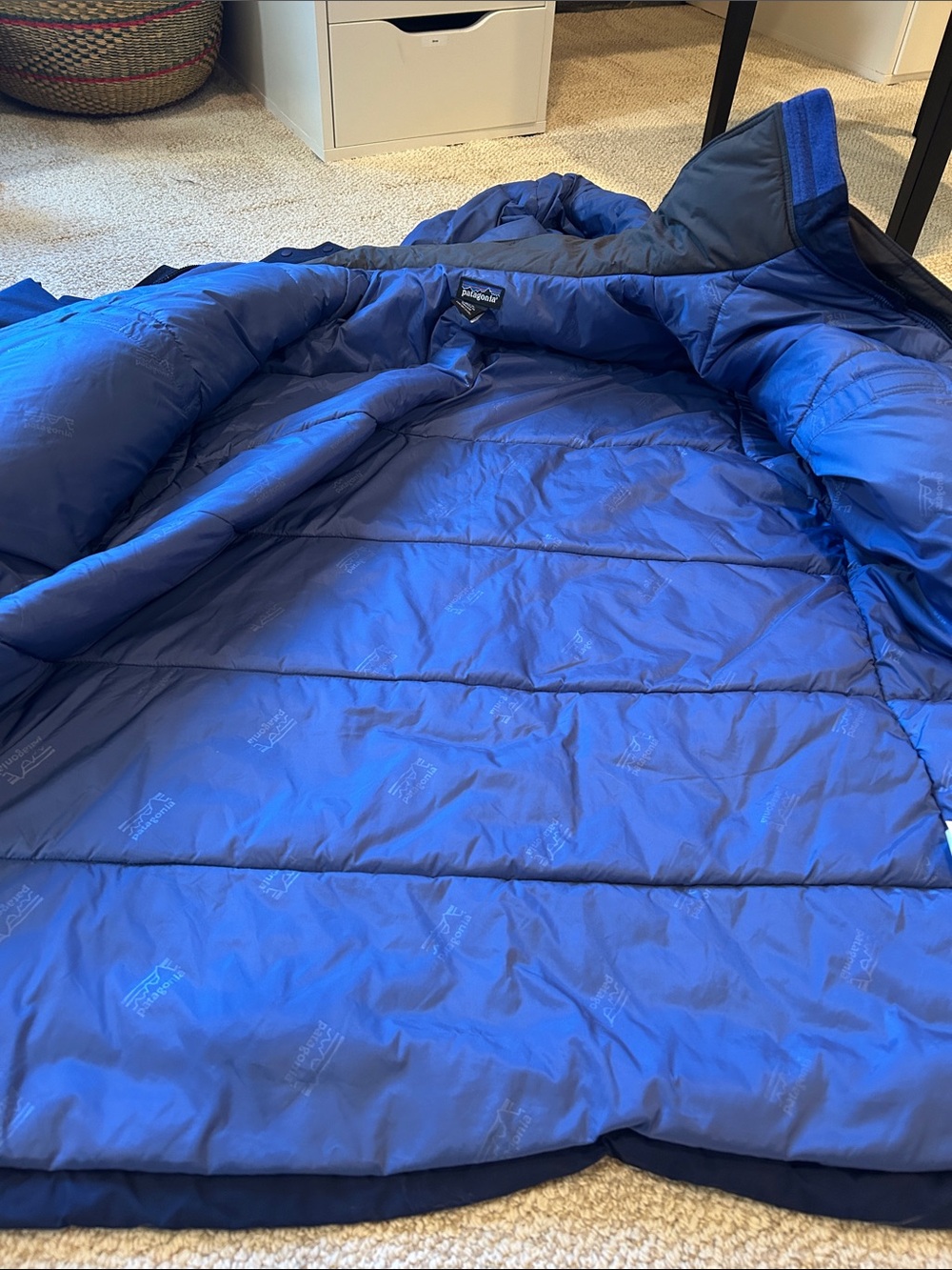 Patagonia Men's Winter Jacket - Navy Blue, size XL - Picture 4 of 5
